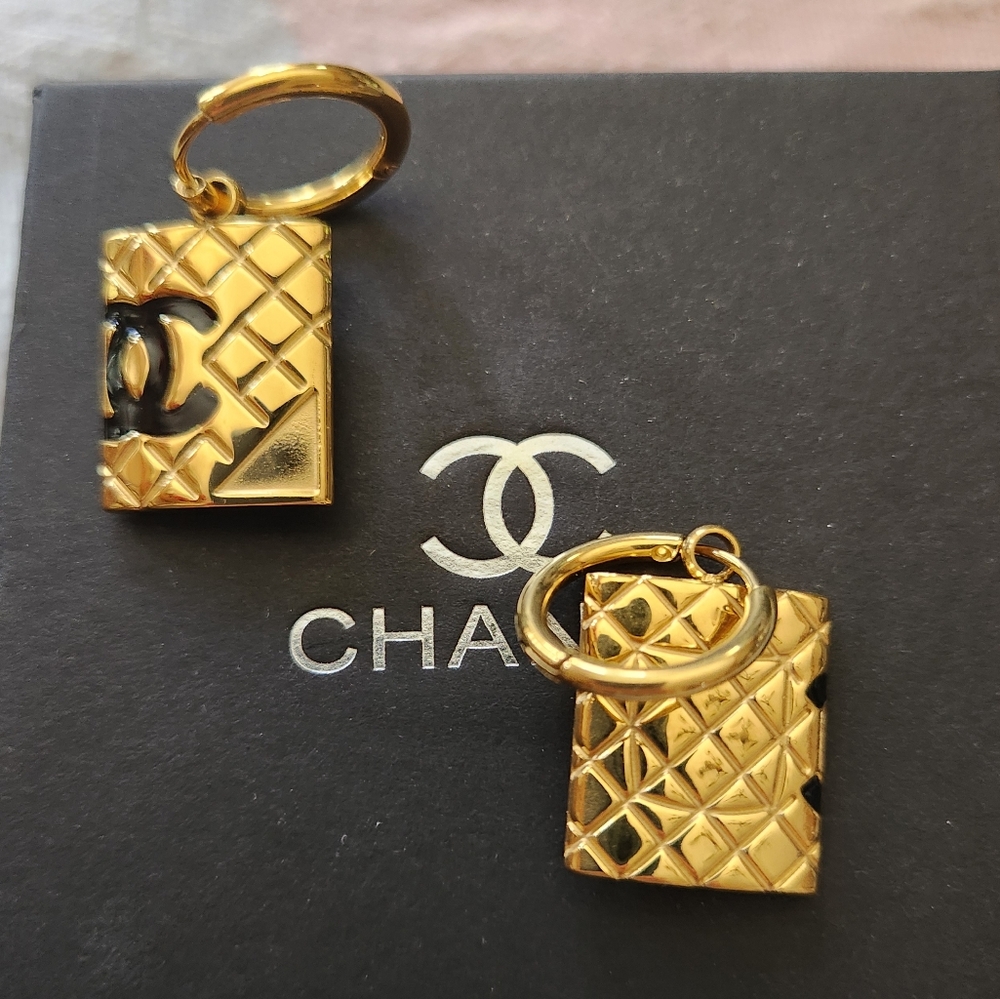 FASHION PEIRCED EARINGS.  ( PRODUCT NOT AFFILIATED WITH LOUIS-VUITTON ). - Picture 2 of 5